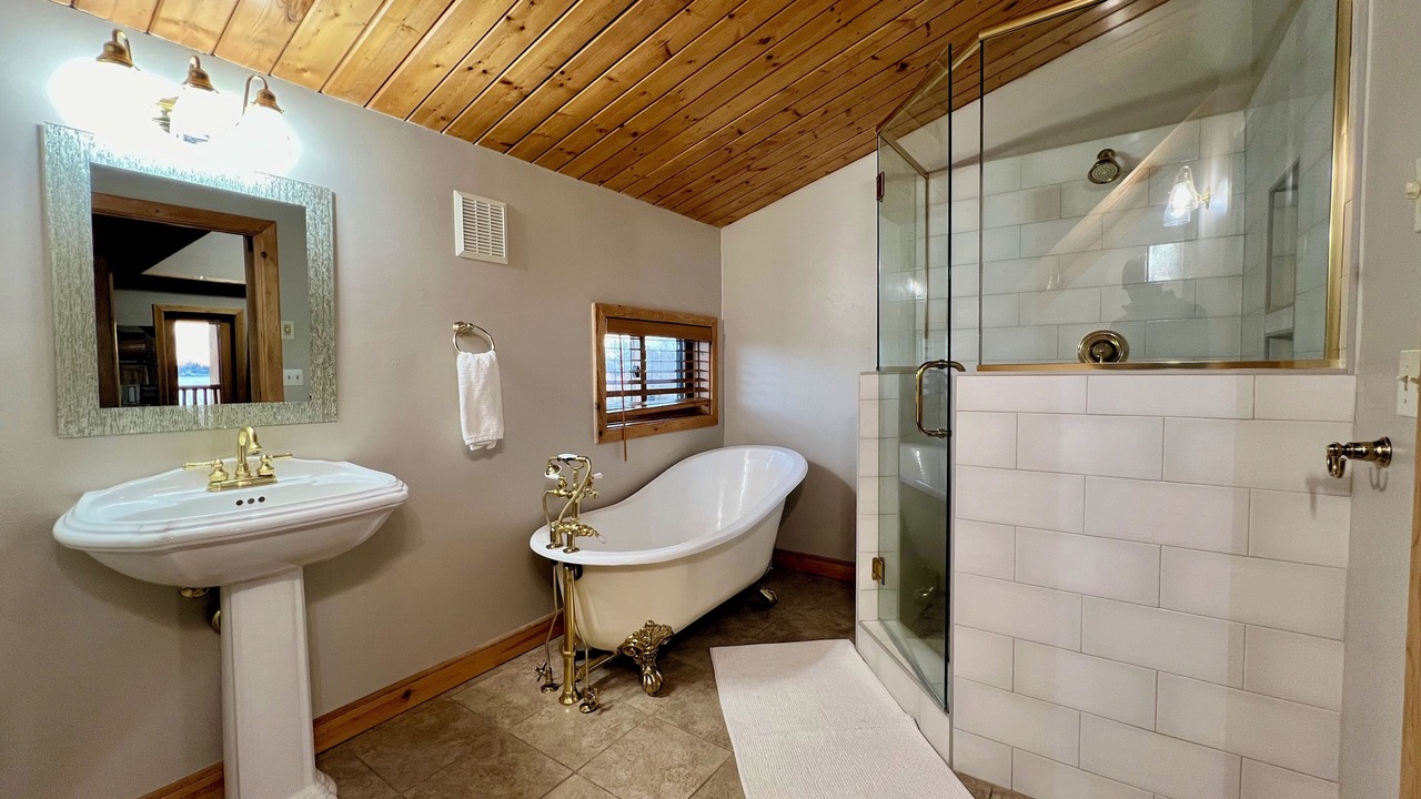 Photo of Bathroom in Cascade Valley