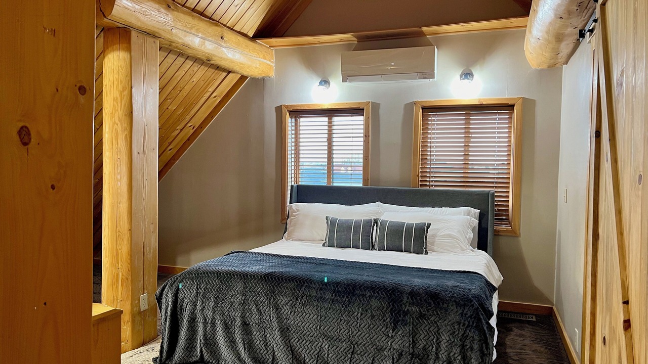 Photo of Bedroom in Cascade Valley