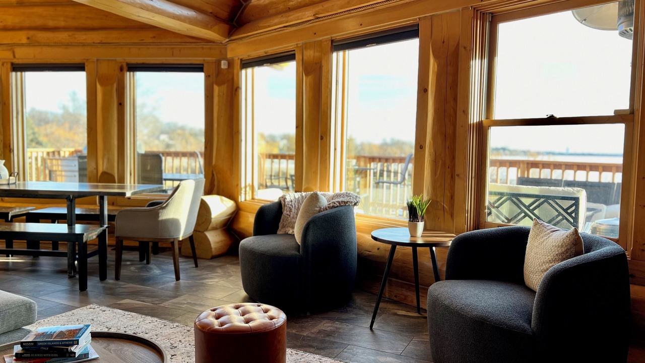 Photo of Livingroom in Cascade Valley