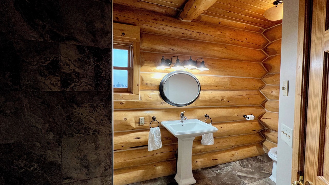 Photo of Bathroom in Cascade Valley