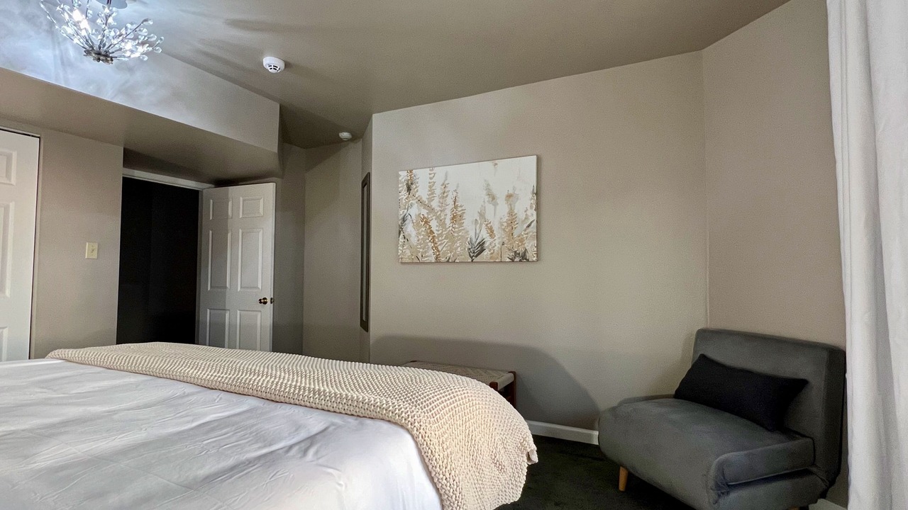 Photo of Bedroom in Cascade Valley