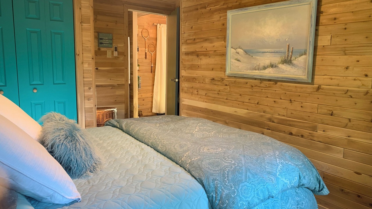 Photo of Bedroom in Shuniah