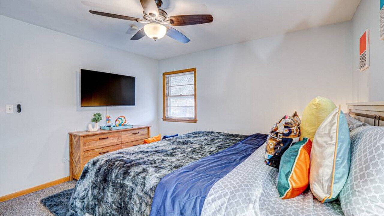 Photo of Bedroom in Elmwood Park