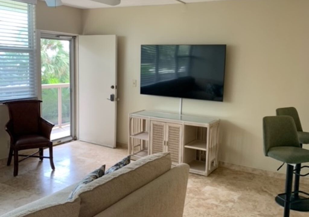 Photo of Livingroom in Central Beach