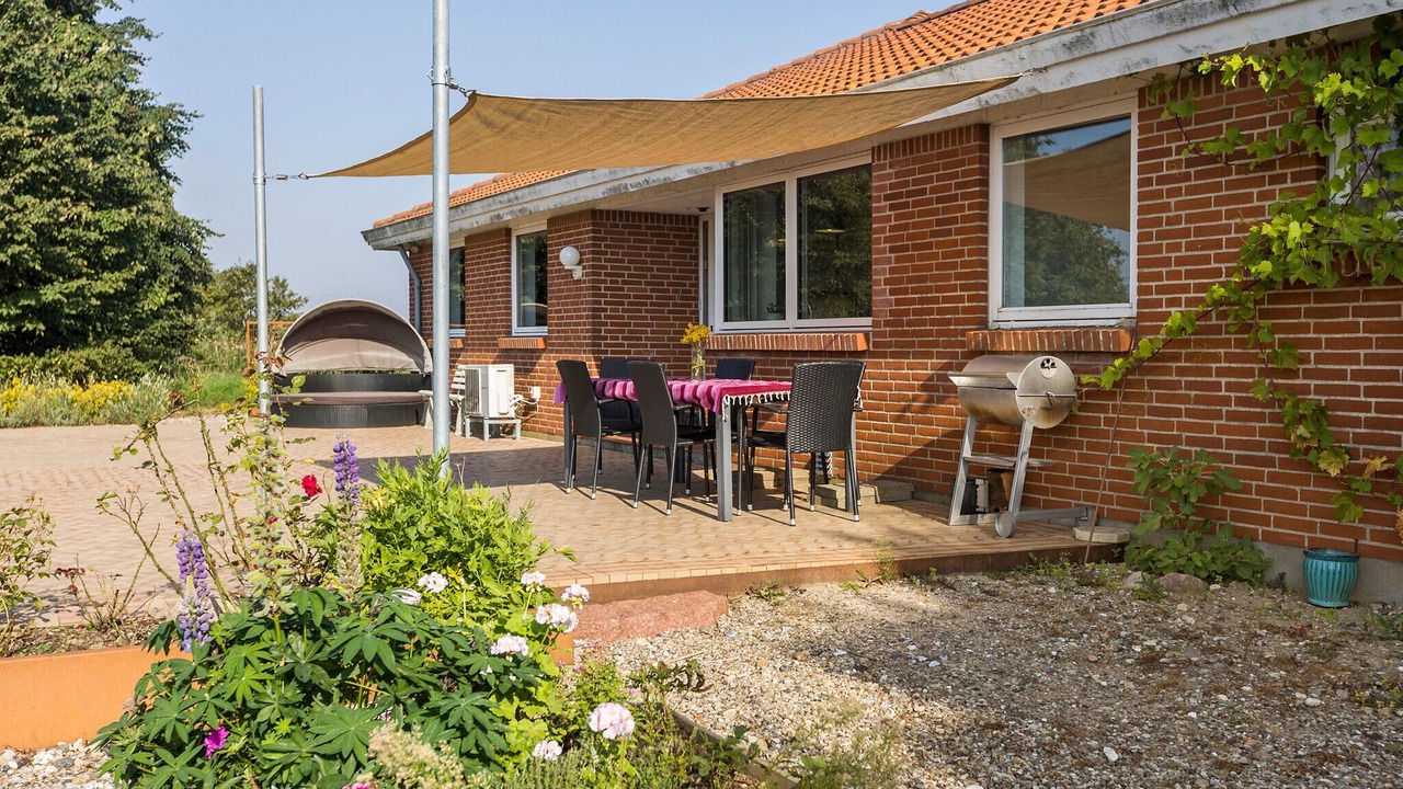 Photo of Others in Bjert