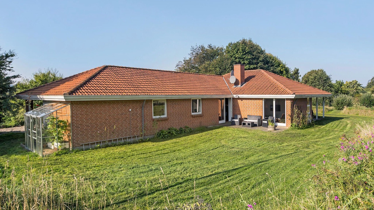 Photo of Others in Bjert