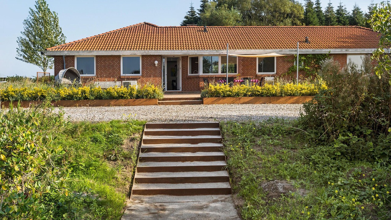 Photo of Others in Bjert