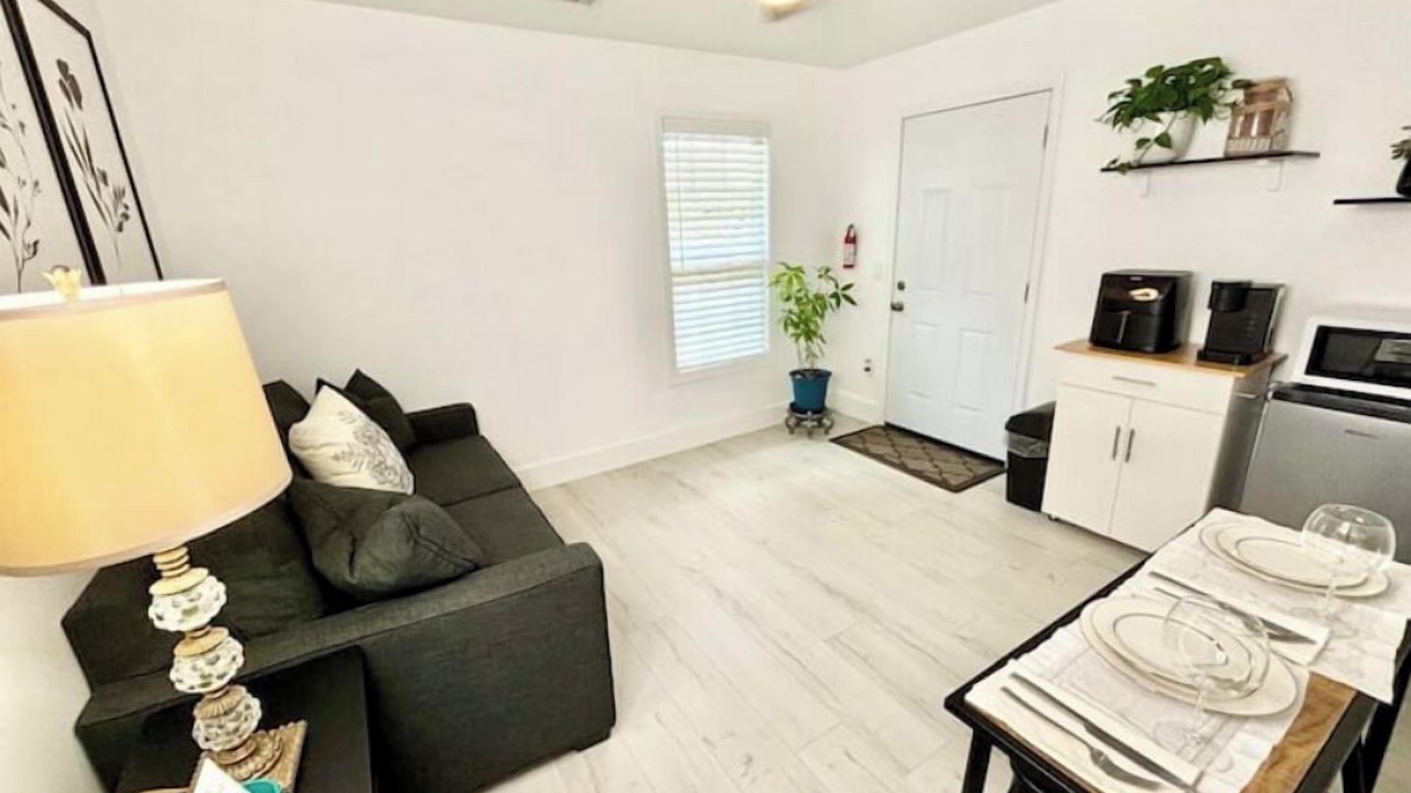 Photo of Livingroom in Auburn