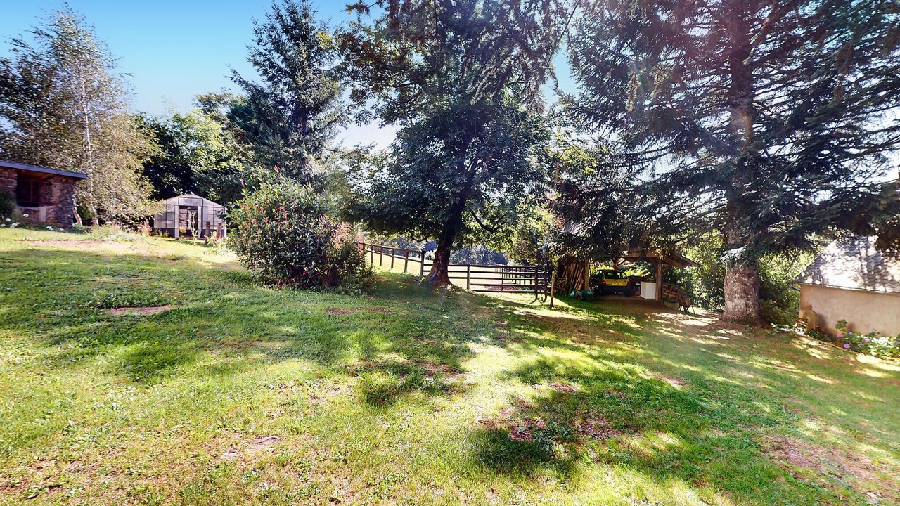 Photo of Others in Bourg-Lastic