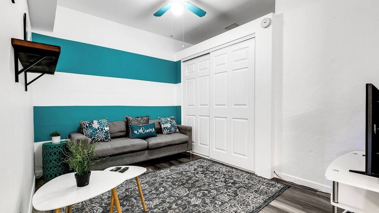 Photo of Livingroom in Downtown Hollywood