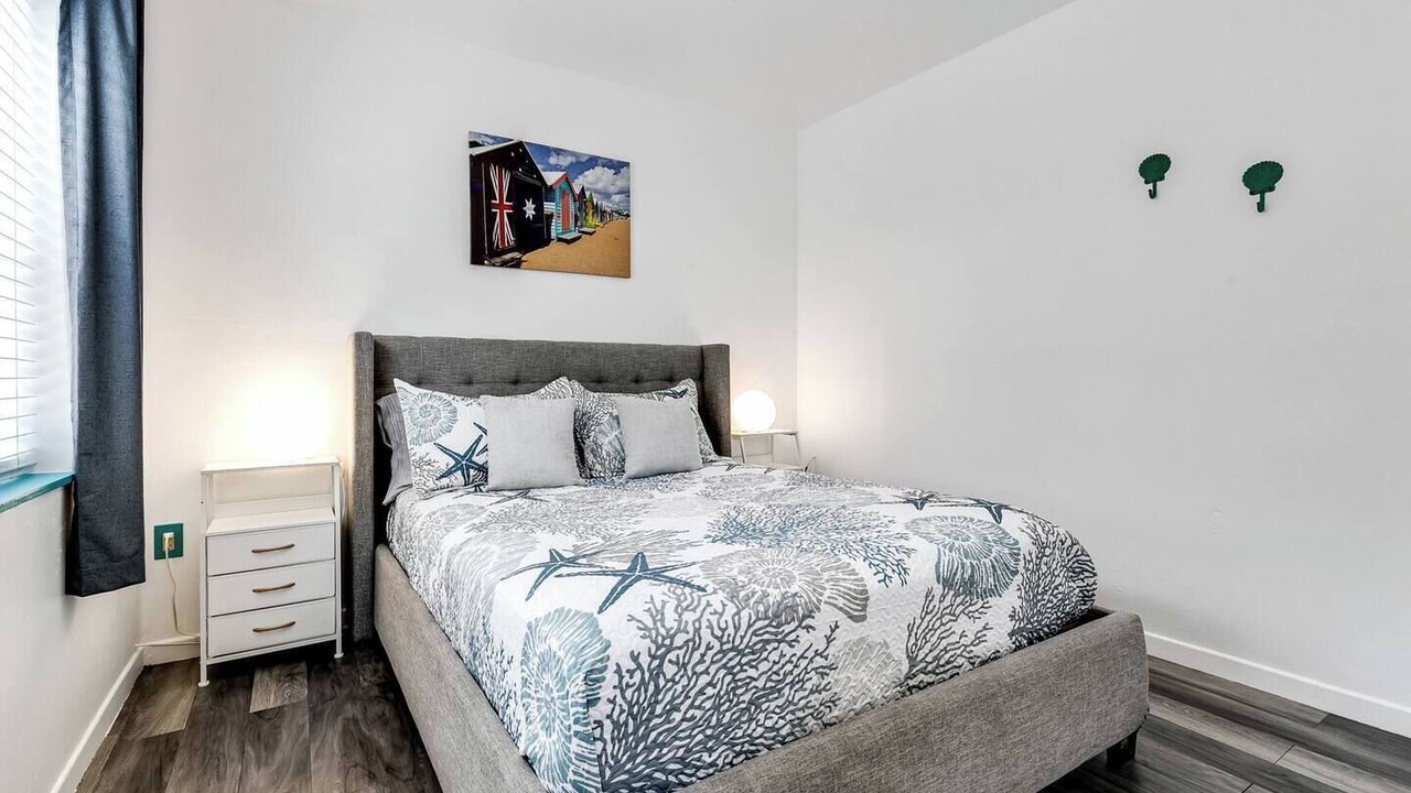 Photo of Bedroom in Downtown Hollywood