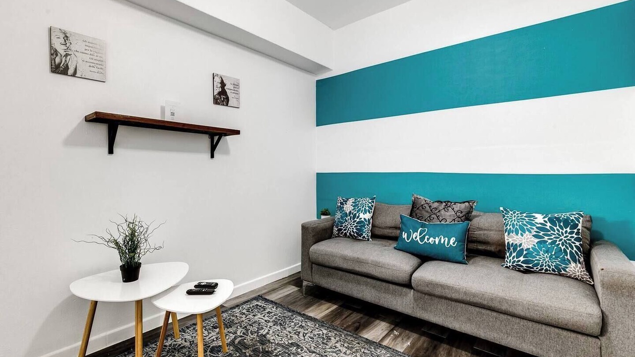 Photo of Livingroom in Downtown Hollywood