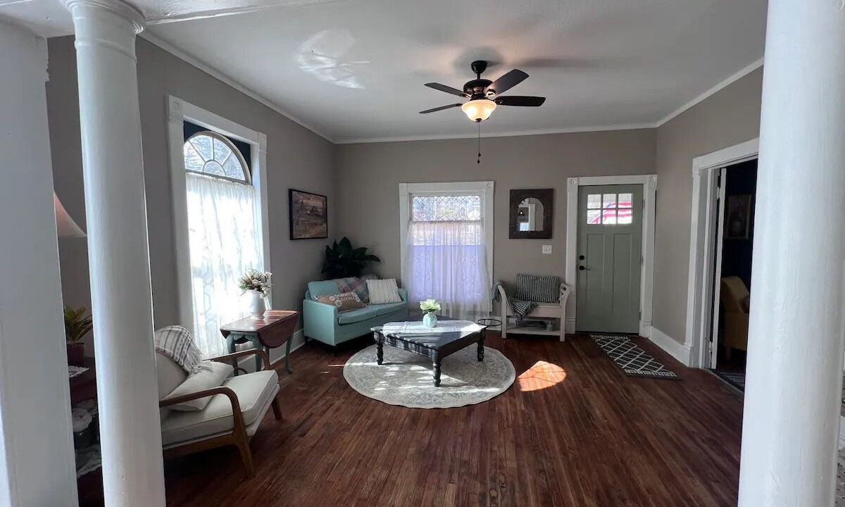 Photo of Livingroom in Willow Springs