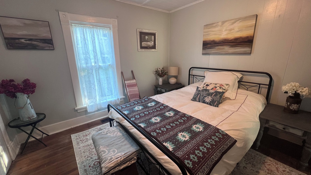 Photo of Bedroom in Willow Springs