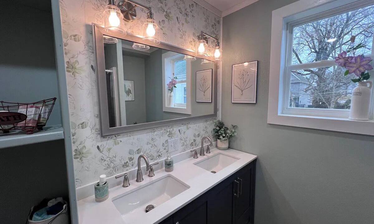Photo of Bathroom in Willow Springs