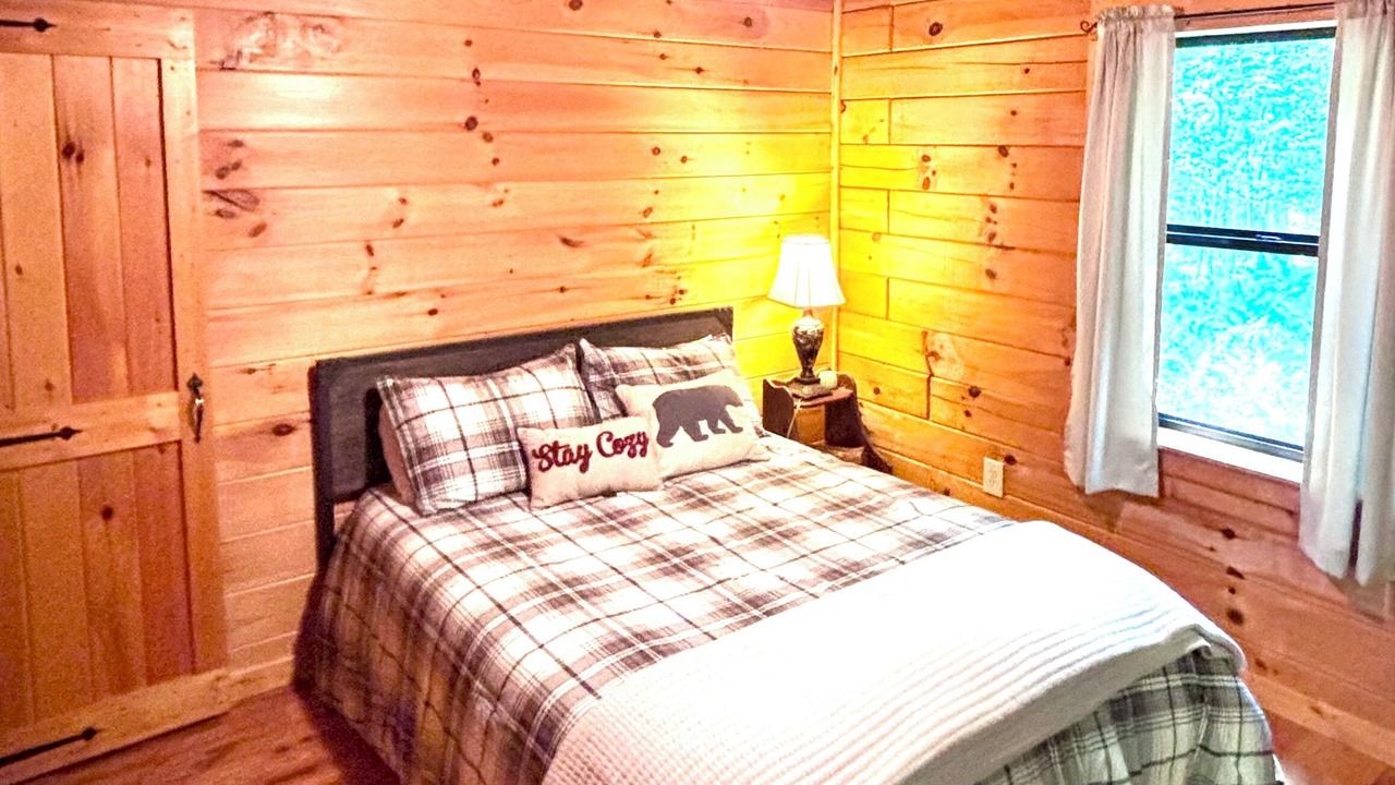 Photo of Bedroom in Ellijay