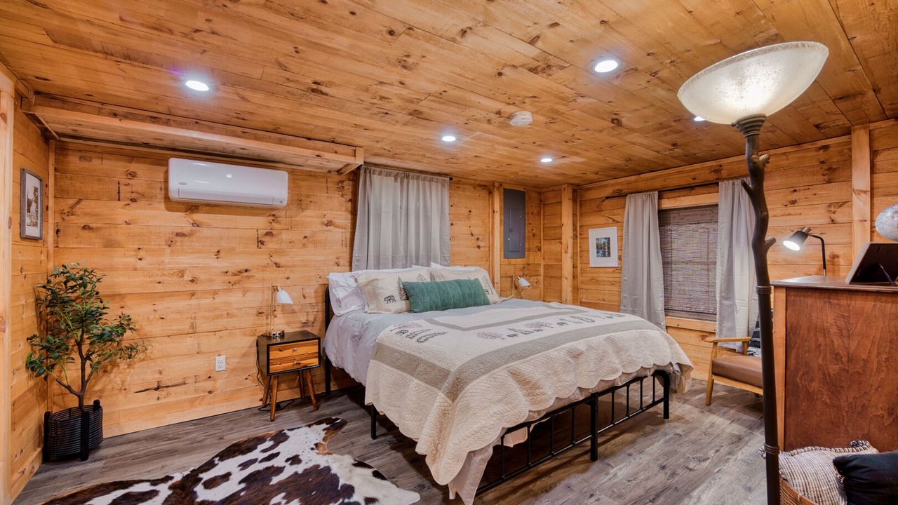 Photo of Bedroom in Ellijay