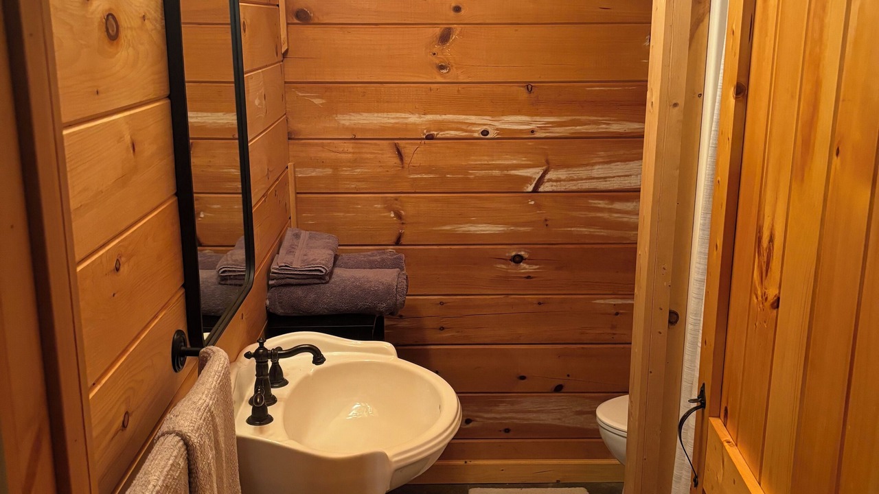 Photo of Bathroom in Ellijay