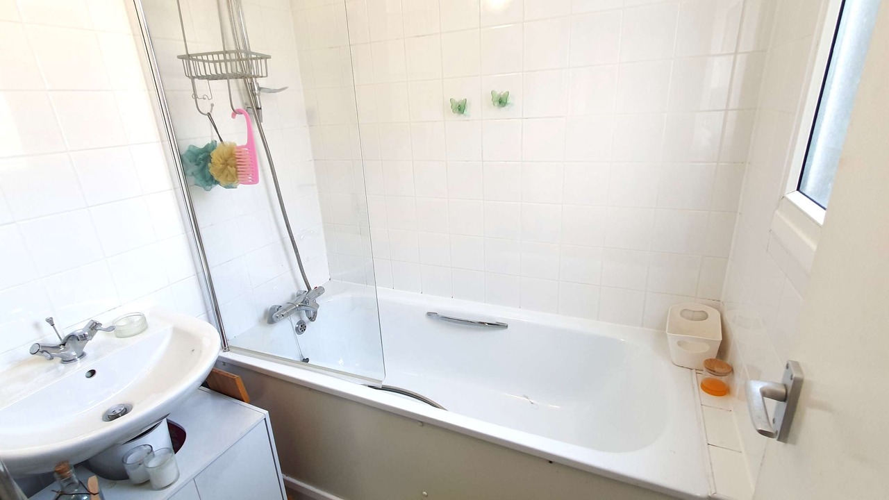 Photo of Bathroom in Gascoigne