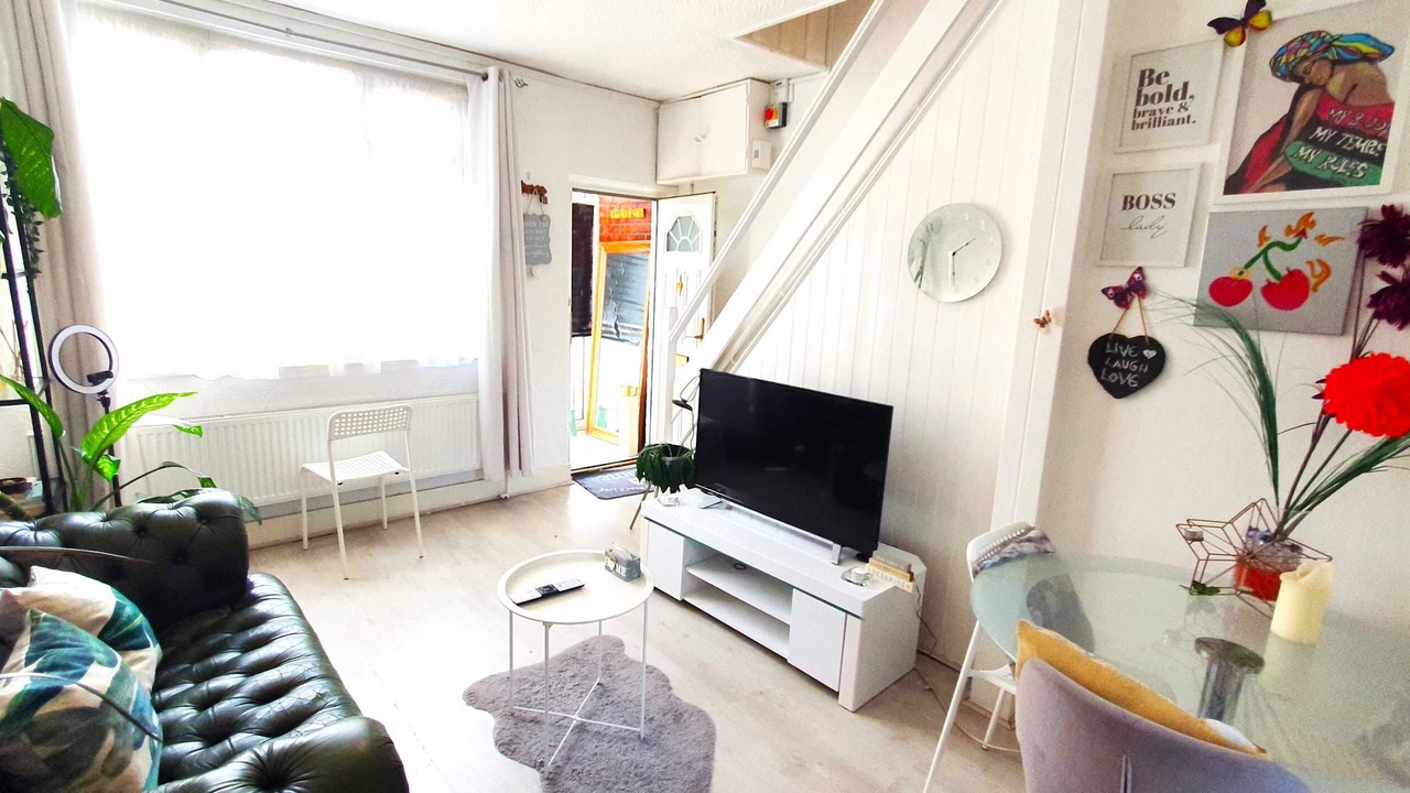 Photo of Livingroom in Gascoigne