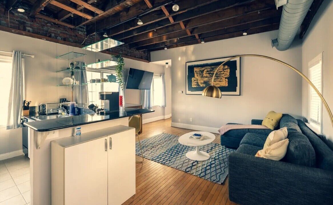 Photo of Livingroom in Rittenhouse Row