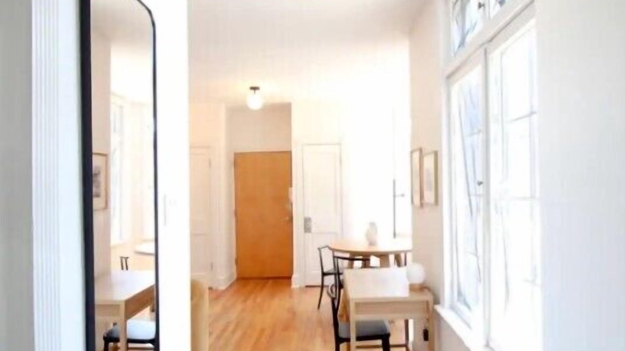 Photo of Livingroom in Rittenhouse Row