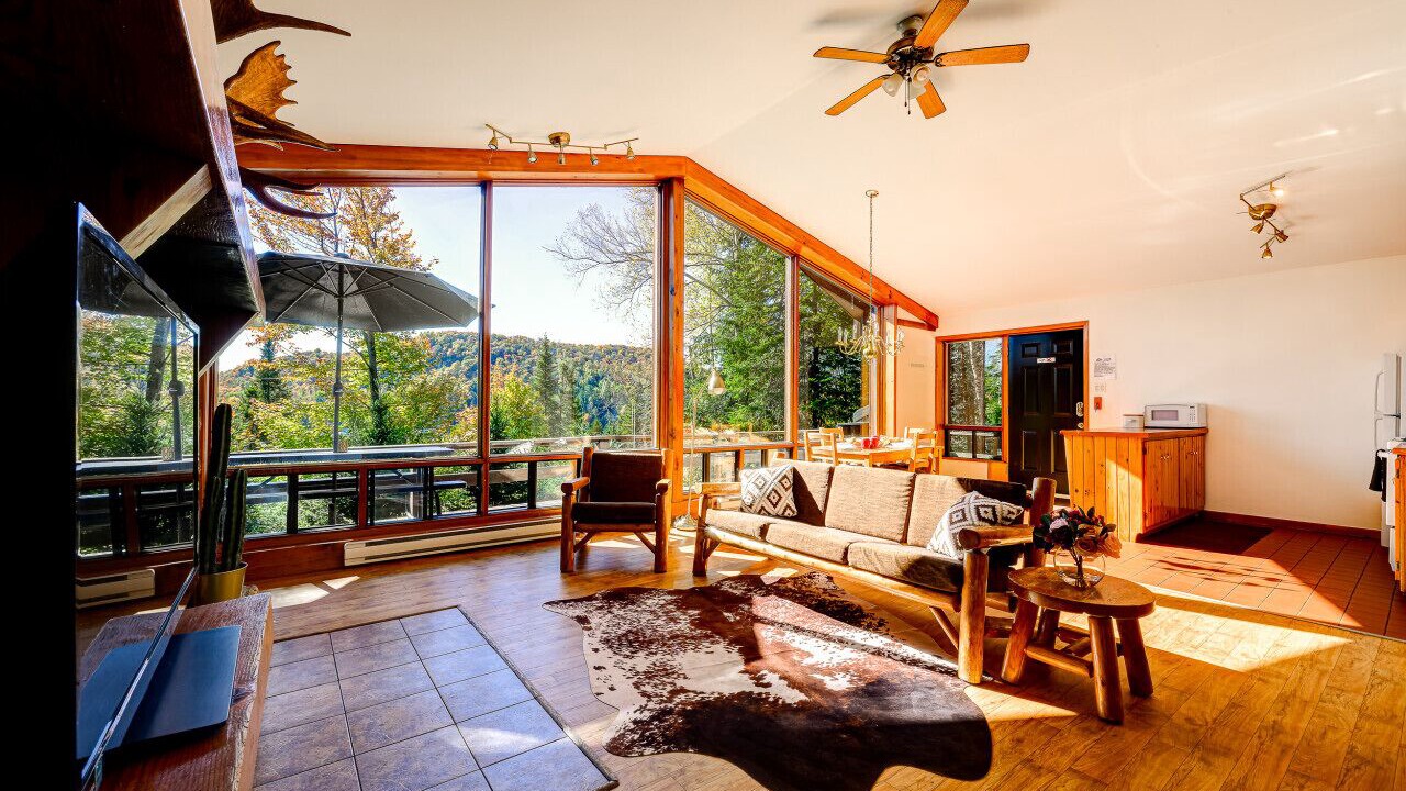 Photo of Livingroom in Sainte-Lucie-des-Laurentides