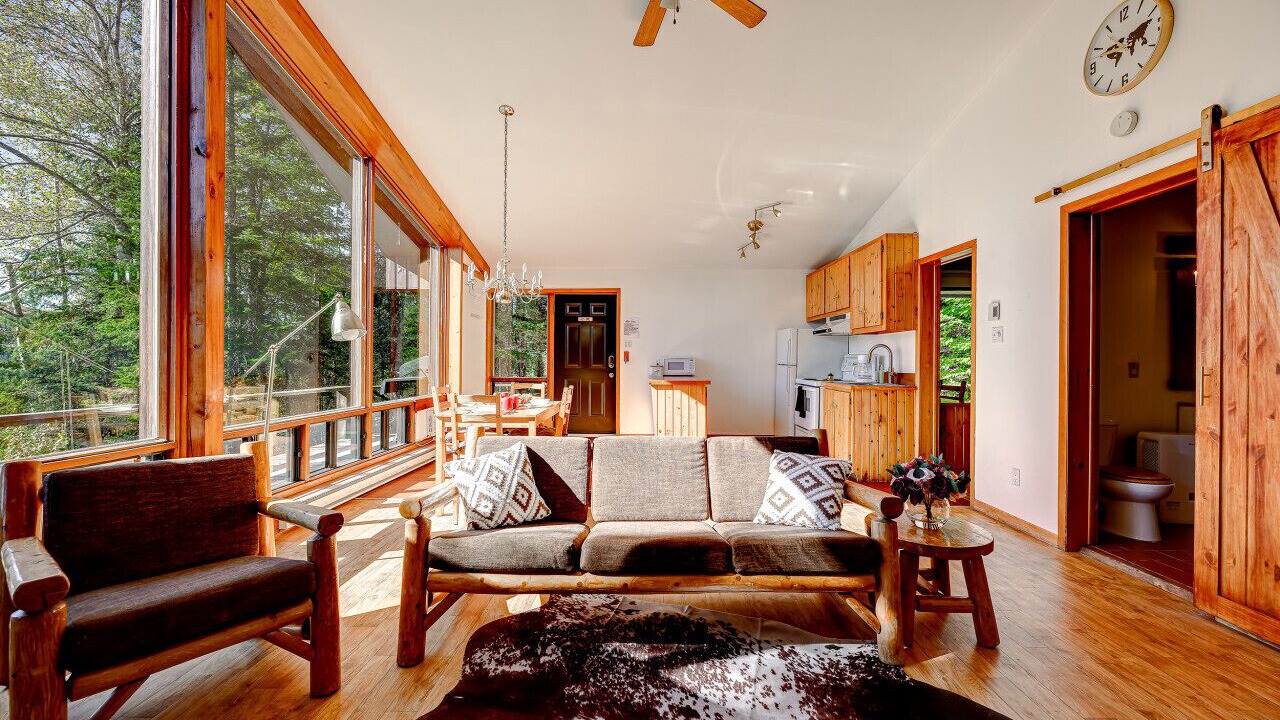Photo of Livingroom in Sainte-Lucie-des-Laurentides