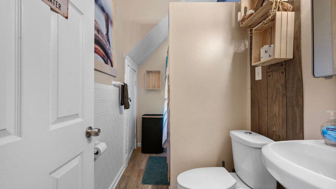 Photo of Bathroom in Edgewater