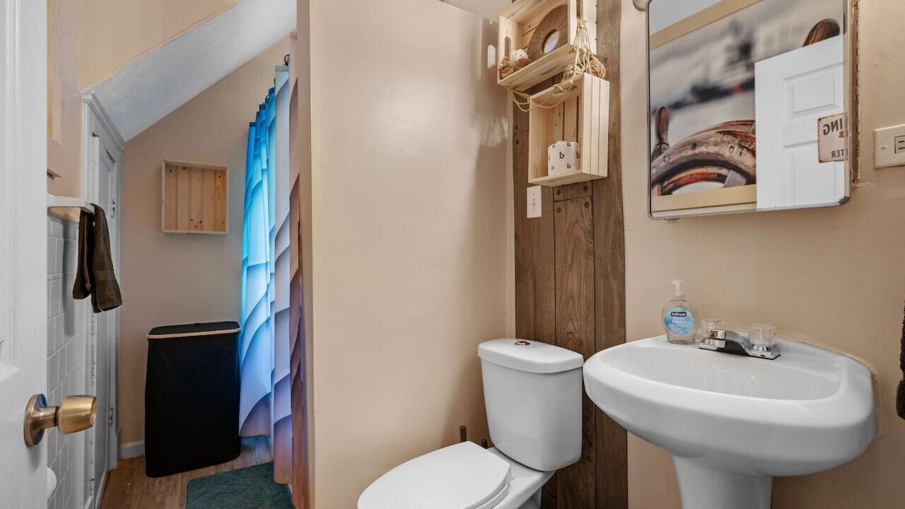 Photo of Bathroom in Edgewater
