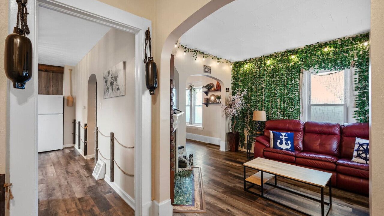 Photo of Livingroom in Edgewater