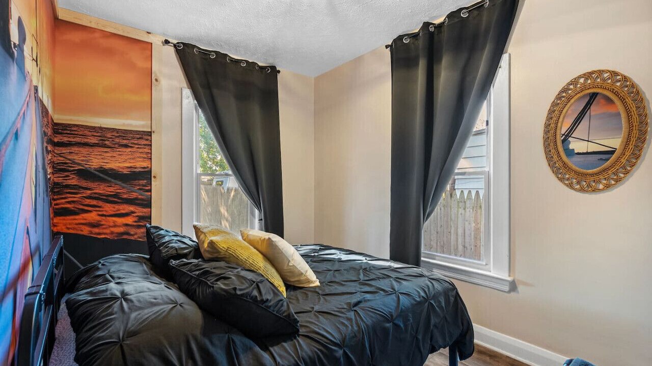 Photo of Bedroom in Edgewater