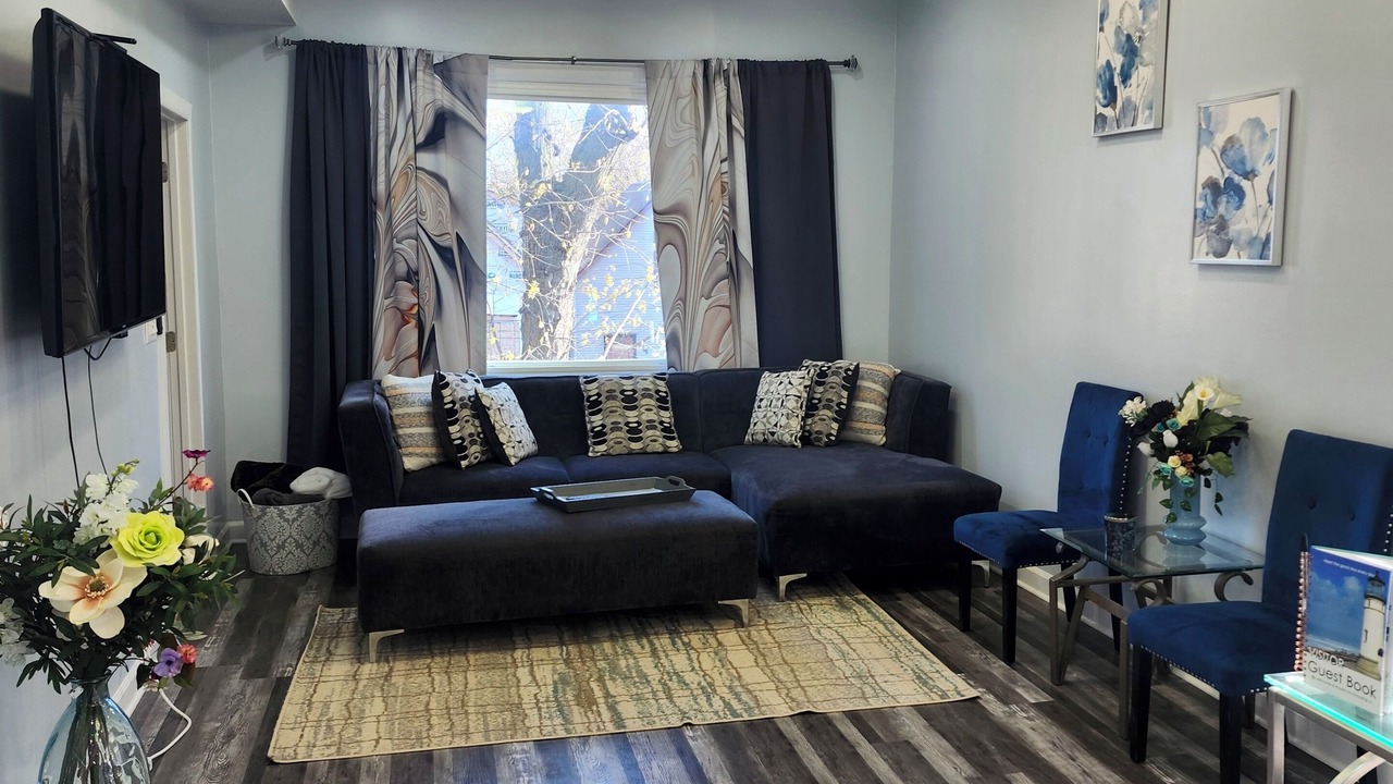 Photo of Livingroom in Greater Grand Crossing