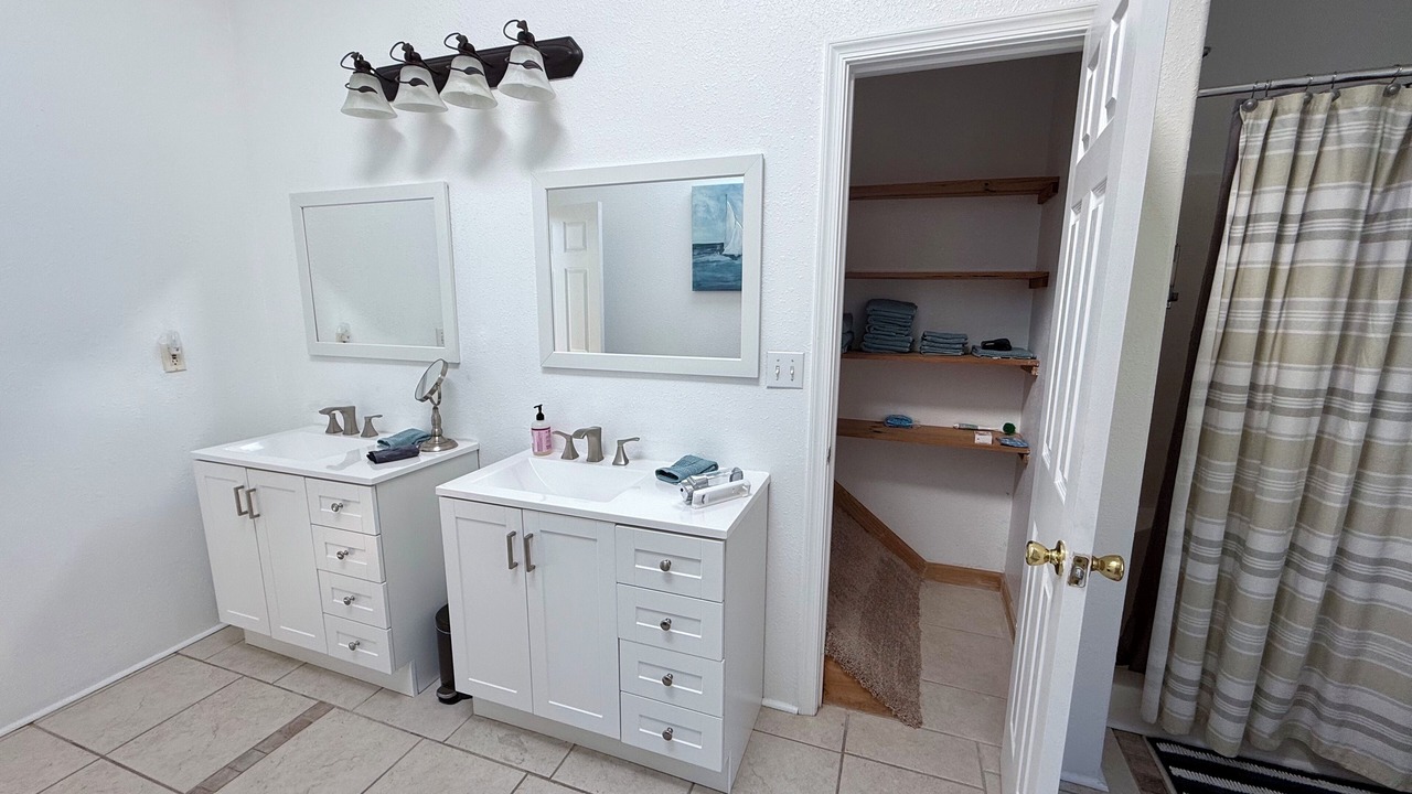 Photo of Bathroom in Fentress