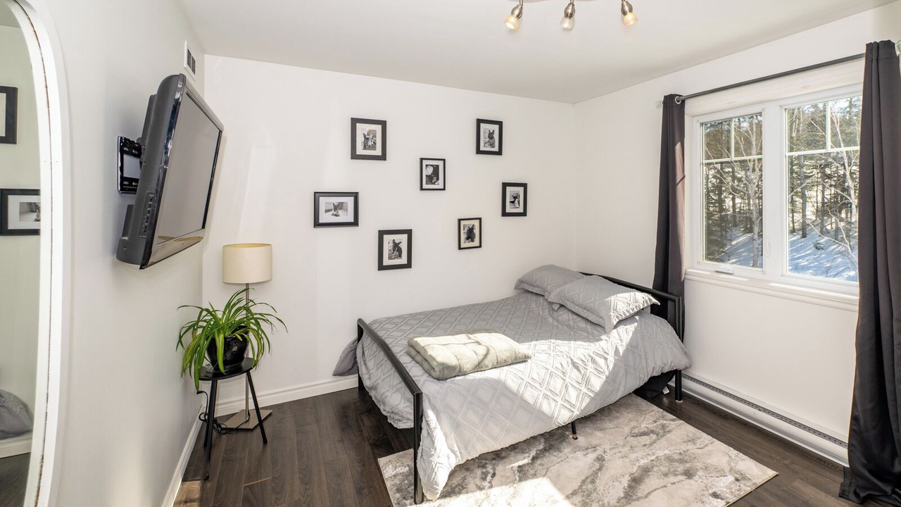 Photo of Bedroom in Baie-St-Paul