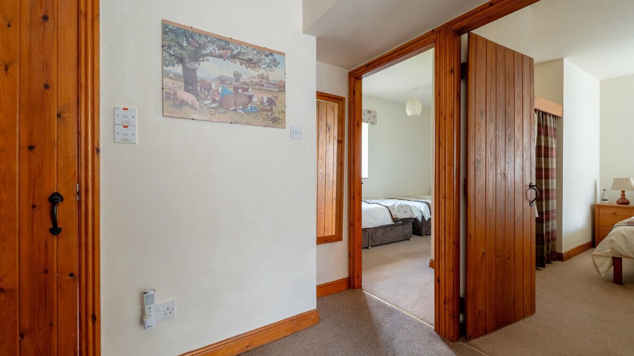 Photo of Bedroom in Fence