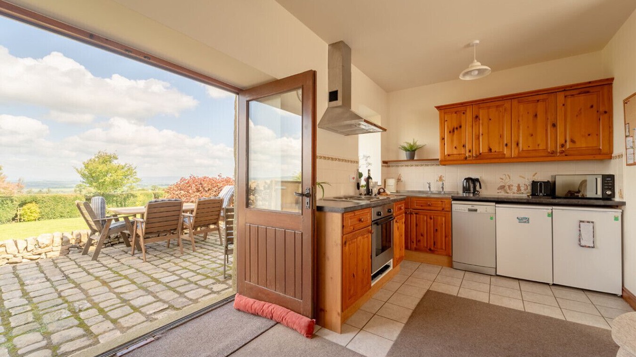 Photo of Kitchen in Fence