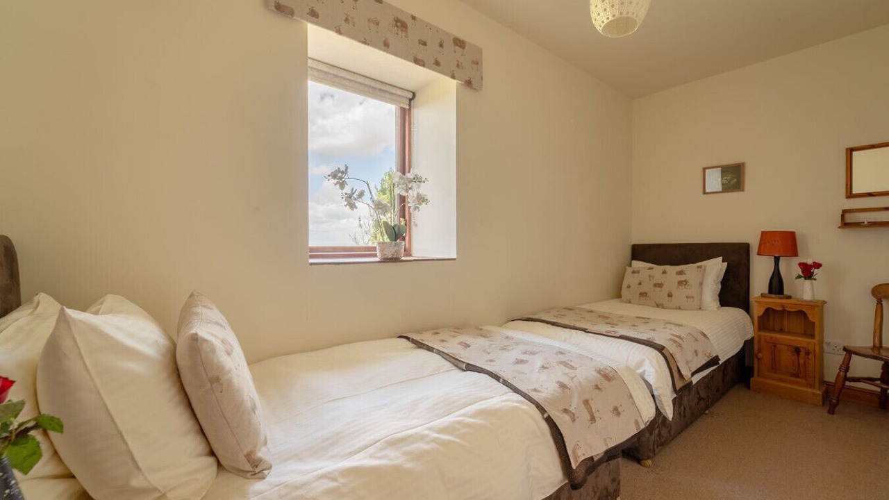 Photo of Bedroom in Fence