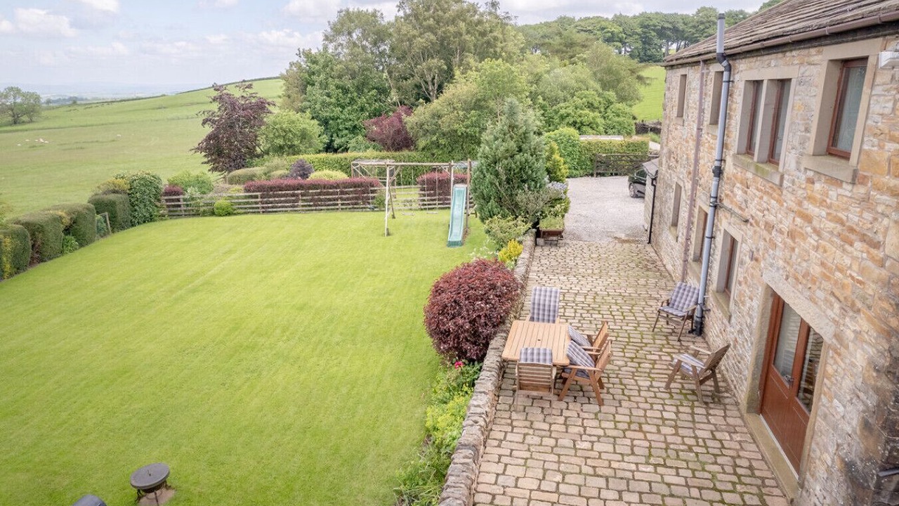 Photo of Outdoor in Fence