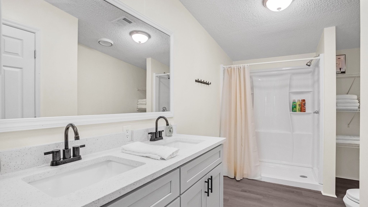 Photo of Bathroom in Groveland
