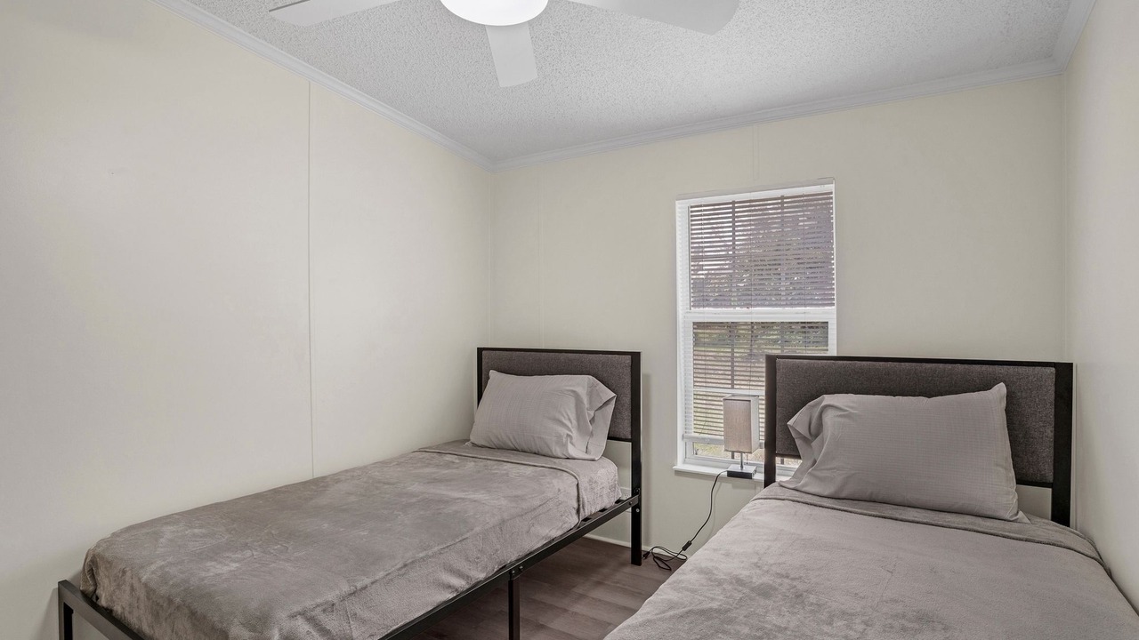 Photo of Bedroom in Groveland