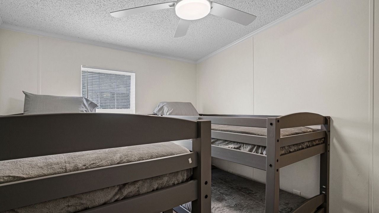 Photo of Bedroom in Groveland