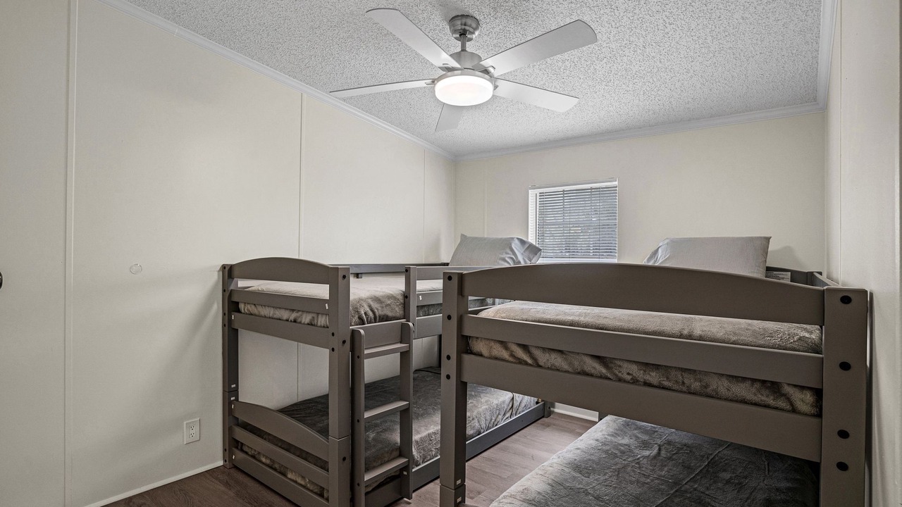 Photo of Bedroom in Groveland
