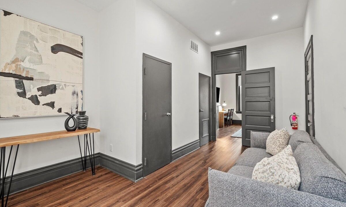 Photo of Livingroom in South Side Flats