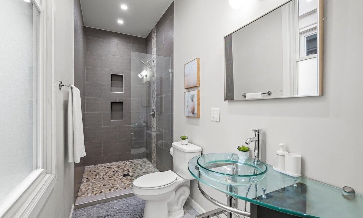 Photo of Bathroom in South Side Flats