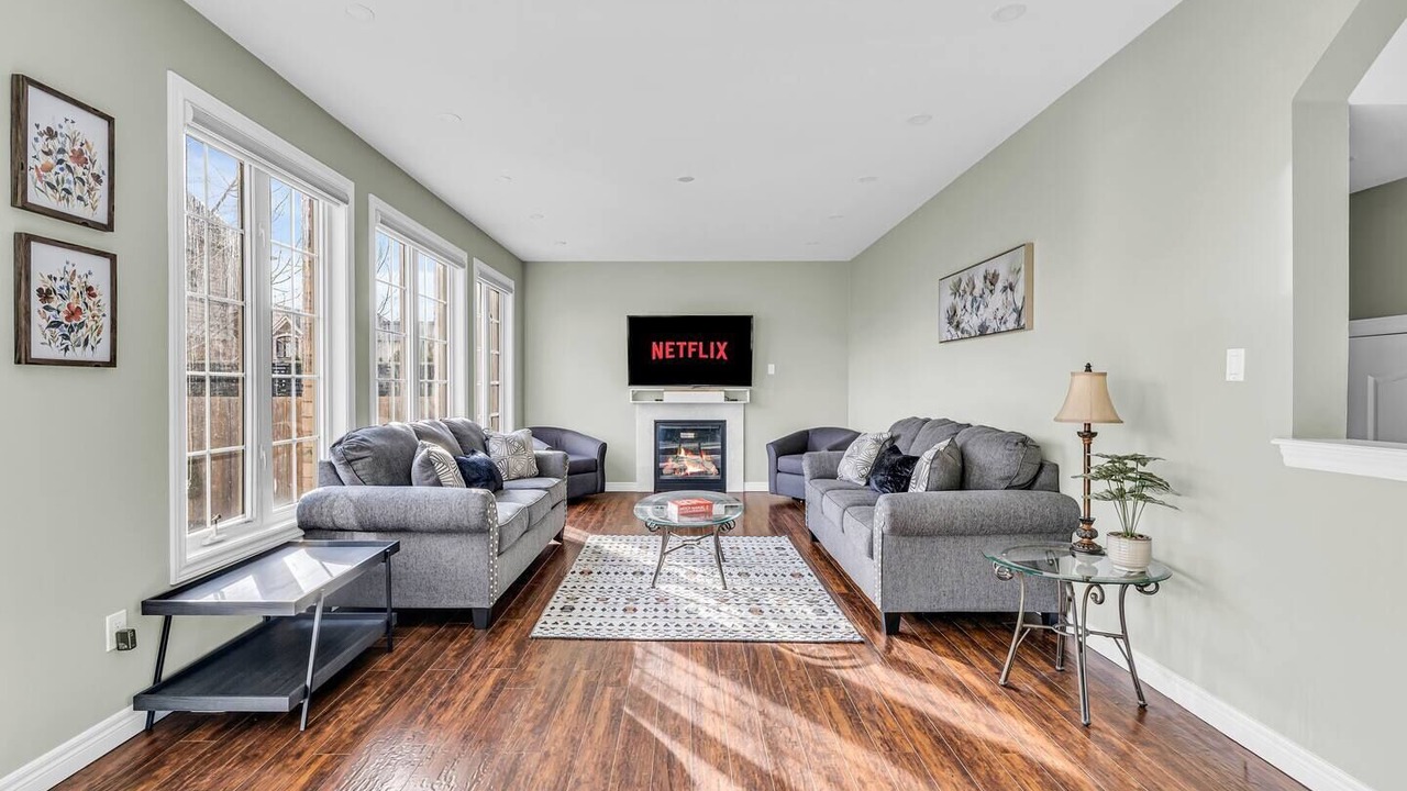 Photo of Livingroom in Thorold