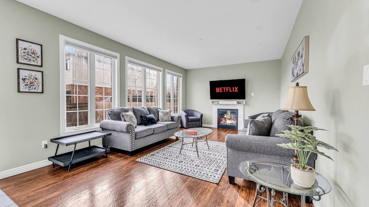 Photo of Livingroom in Thorold
