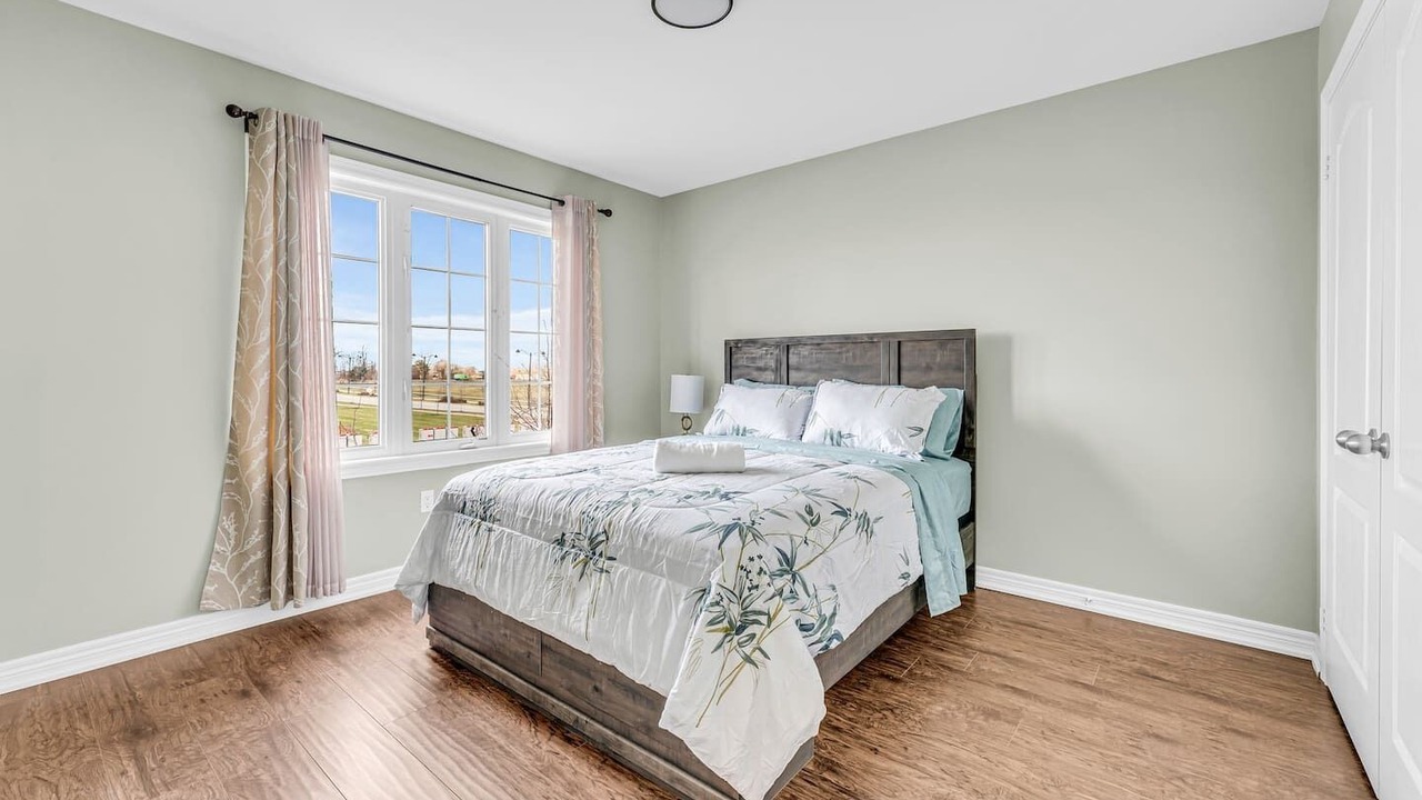 Photo of Bedroom in Thorold