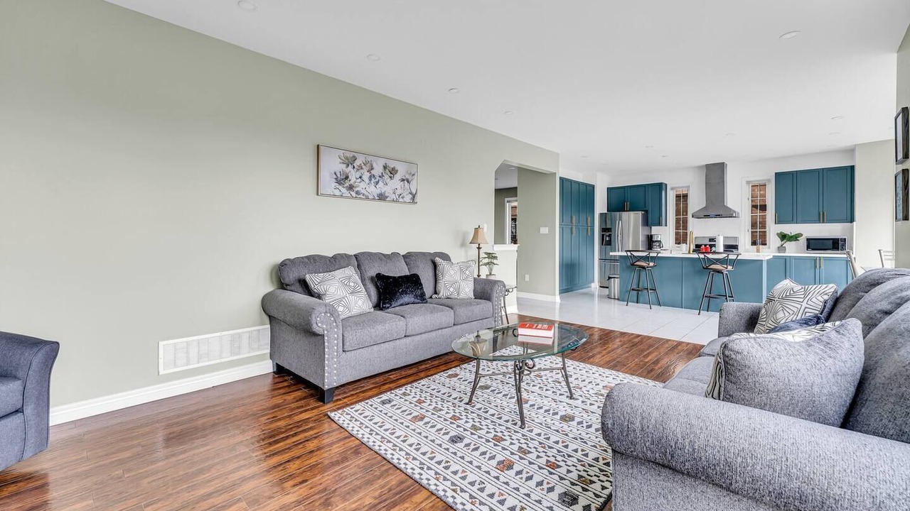 Photo of Livingroom in Thorold