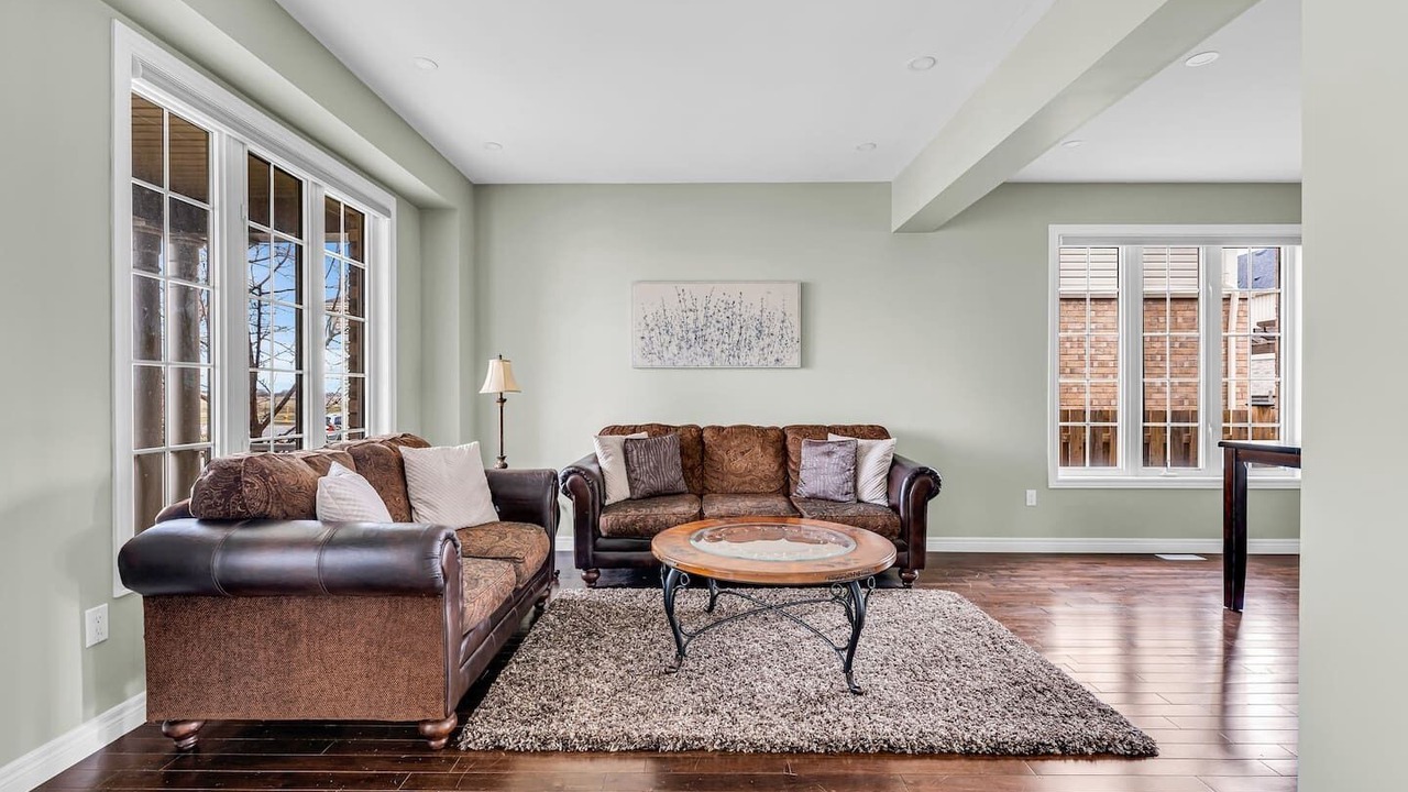 Photo of Livingroom in Thorold